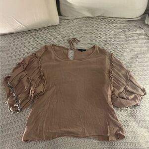 Annabelle tan top